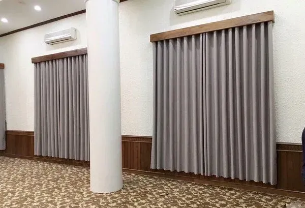 Rèm Cửa Màu Xám Nhạt rem thang e