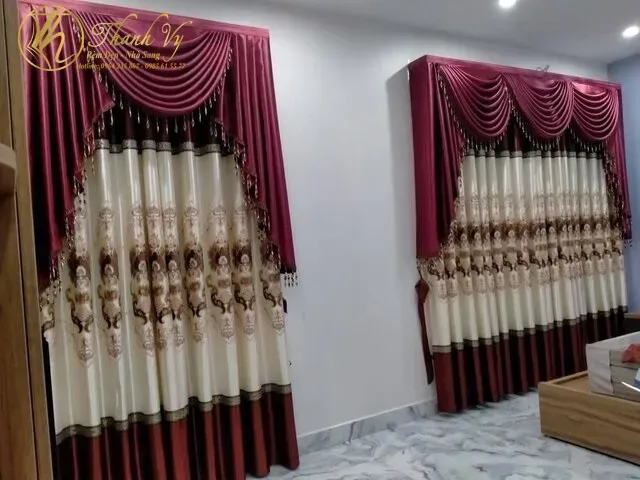 Rèm nữ hoàng hoa văn Đỏ Rèm nữ hoàng hoa văn Đỏ rem nu hoang hoa van do 2